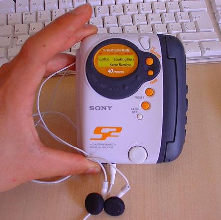 Forš Sony Walkman keiss tieši... Autors: SillyFuck iPodu vāciņi..