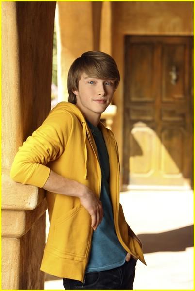 Sterling Knight Autors: Kapuciite Sonny with A chance :)