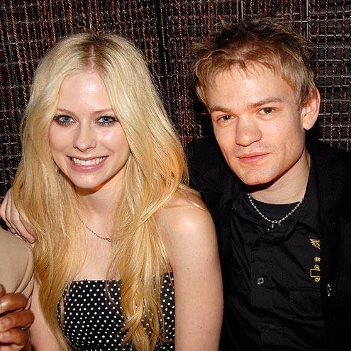 AVRIL amp DERYCK  pēc 3 gadu... Autors: jolachka Skaļākās šķiršanas 2009. gadā..