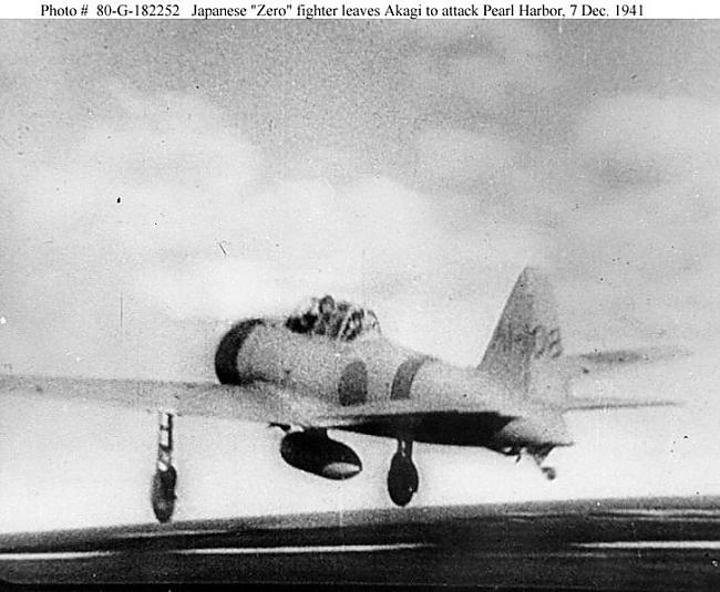 Japānas kaujas lidmašīna... Autors: Verbatim Perlharbora 1941.gada 7.decembris