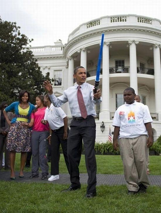 Obama Plays Star Wars Autors: artyrs Smieklīgākā slavenības bilde 2009