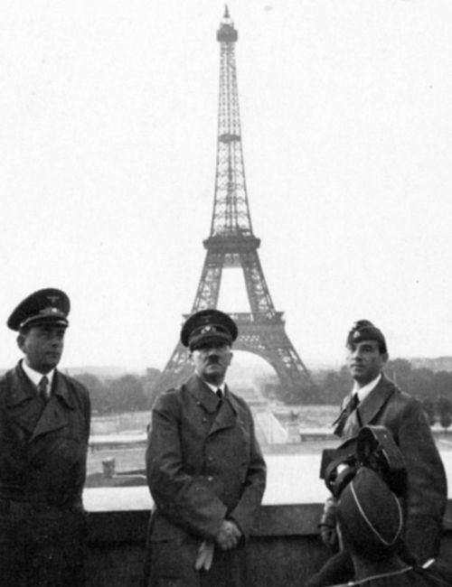 Paris 1940 Šajā Foto redzams... Autors: UglyPrince 15 slavenas vēsturiskas bildes!