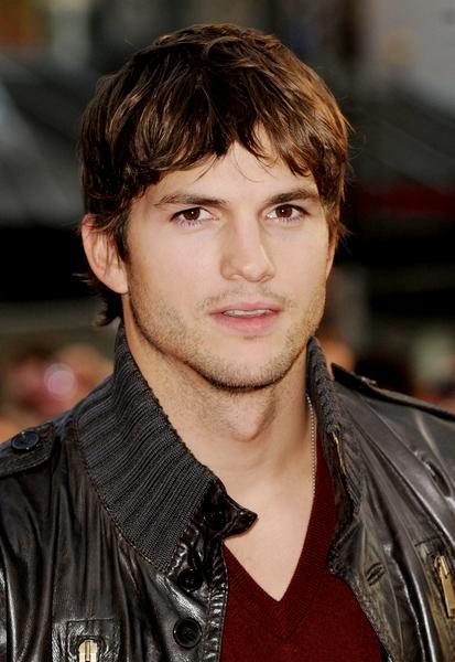  Autors: UglyPrince Ashton Kutcher