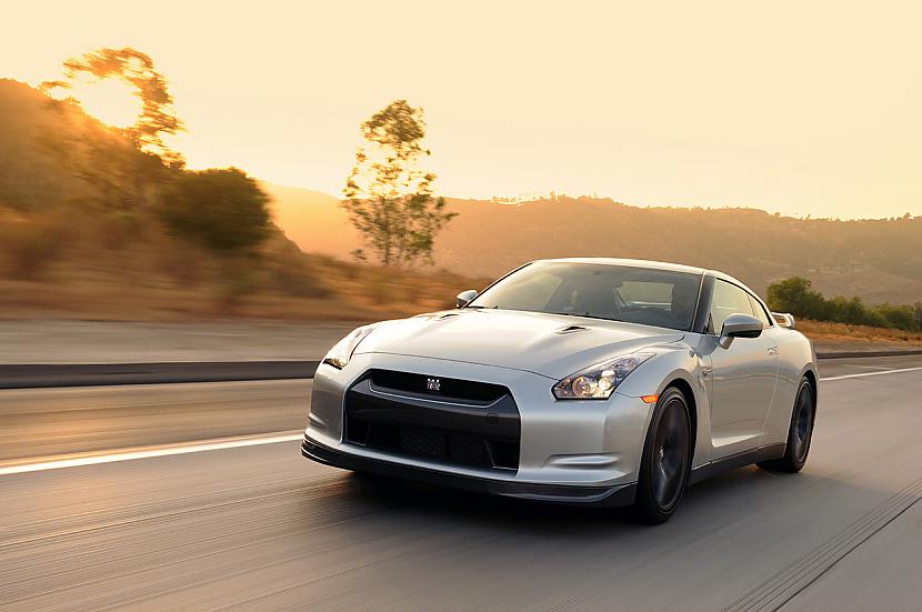 2010 Nissan GTR Autors: bizonis1 Autoblog's Top 100 Photographs of 2009