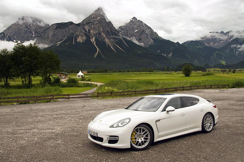 2010 Porsche Panamera Autors: bizonis1 Autoblog's Top 100 Photographs of 2009