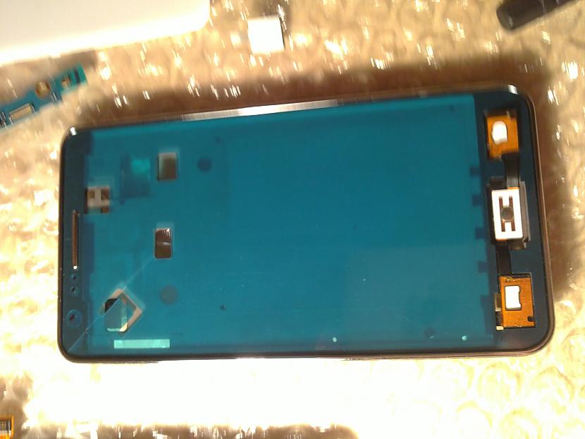ieliku jaunajā vāciņā pogas Autors: wiesys Samsung Galaxy S 2 remontēšana (Homemade)