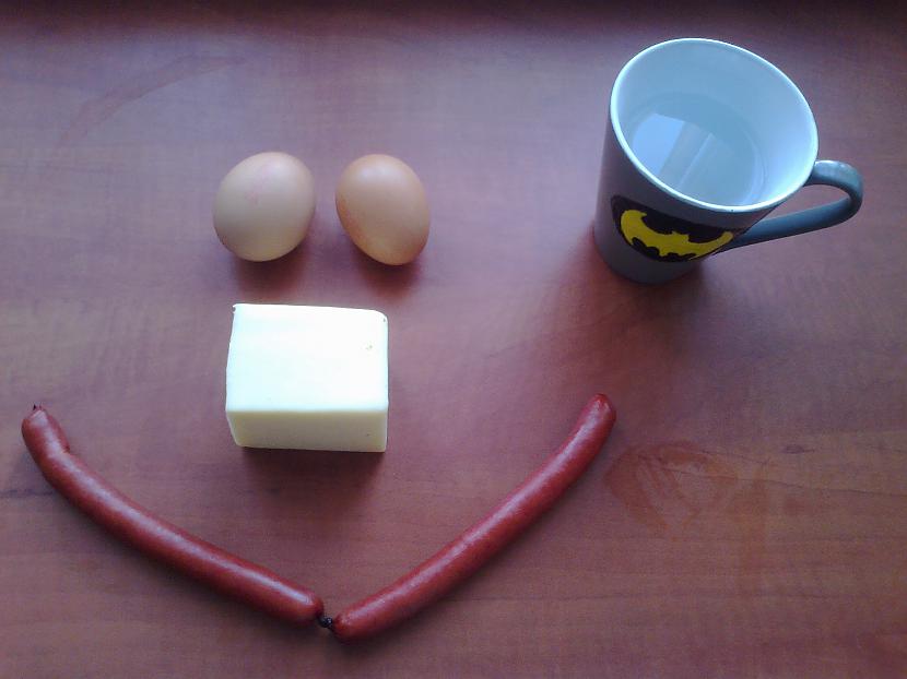 Pamatā vajadzīgas olas es ņēmu... Autors: leoparrrd Omlete ar sieru un mednieku desiņām