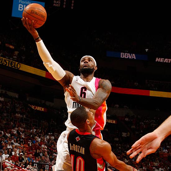 LeBron James 6 Miami Heat Autors: Fosilija NBA Rezultāti 5. februārī