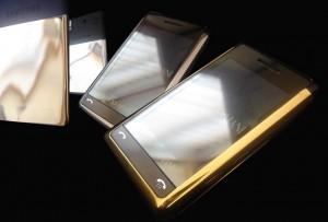  2  Gold striker iPhone 3GS... Autors: chaiba Pasaules Top 12 visdārgākie mobīlie telefoni 2012