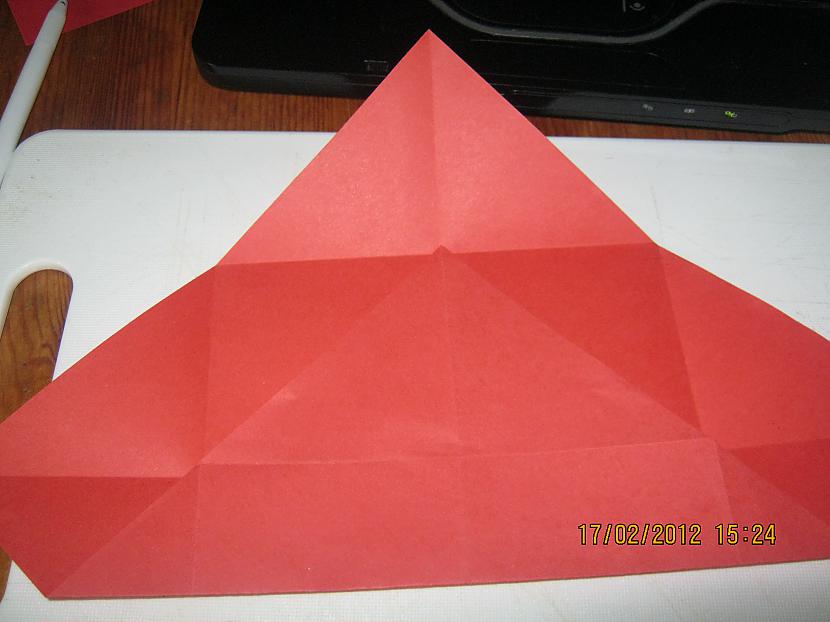 nju tā  Autors: xo xo gossip girl Origamī kastīte-soli pa solītim ^^
