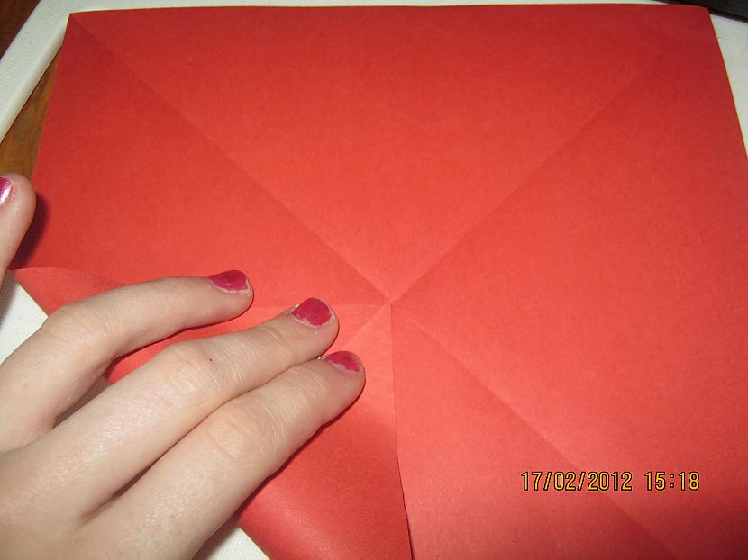 tad sākot no viena stūra... Autors: xo xo gossip girl Origamī kastīte-soli pa solītim ^^