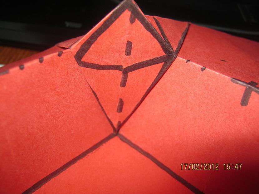 tad palikuscarono... Autors: xo xo gossip girl Origamī kastīte-soli pa solītim ^^