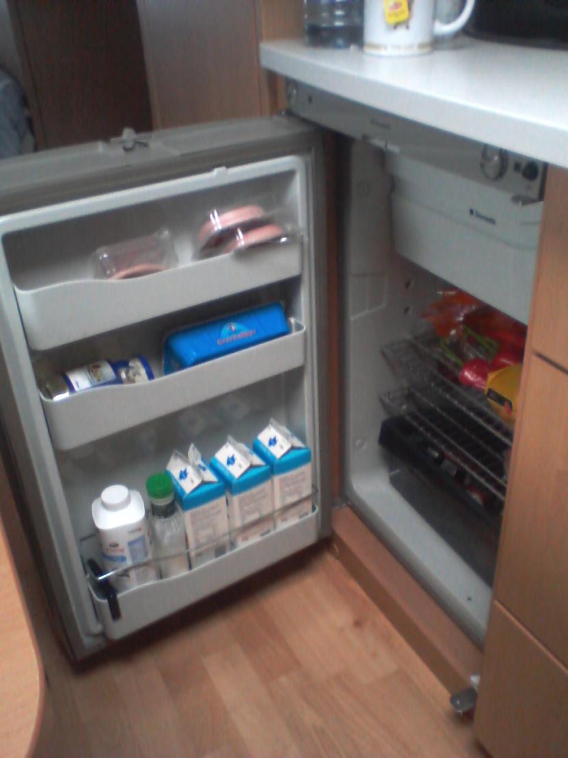 Protams ir arī ledusskapītis... Autors: Kobis Dzīve karavānā...