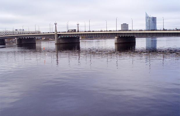 Rīga Akmens tilts pār Daugavu ... Autors: skipper Kas notiktu ja sabruktu Pļaviņu HES. 6