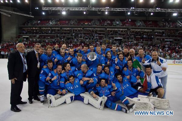 Visīsākā izlase ir Itālijas... Autors: Hokeja Blogs Fakti par spēlētājiem un komandām PČ
