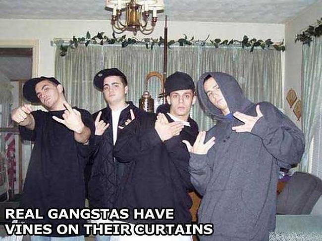  Autors: nolaifers Smieklīgi gangsteri ?!