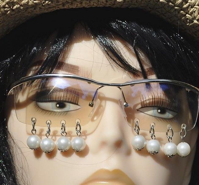  Autors: zarna100 Foršas un dīvainas saulesbrilles!