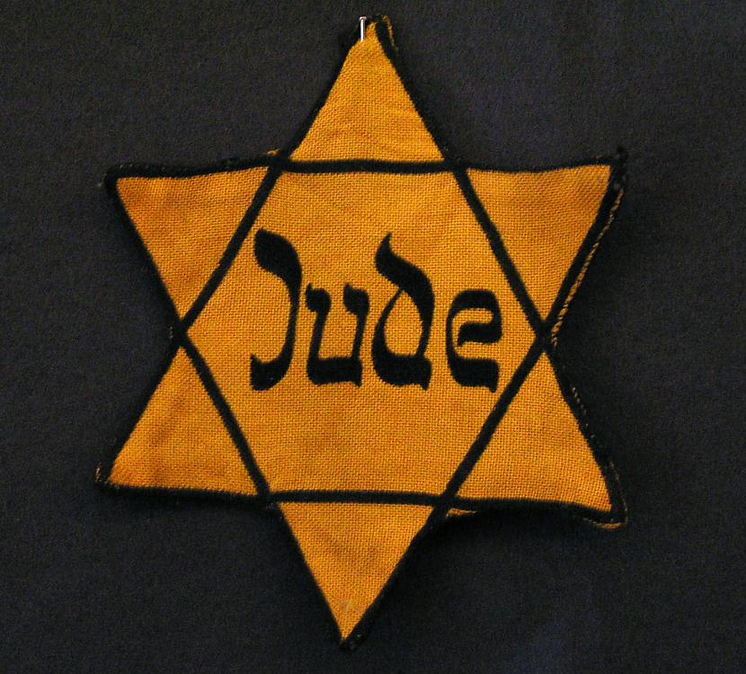 Ar scarono zīmi ebrejus... Autors: Kasdankis Rīgas geto