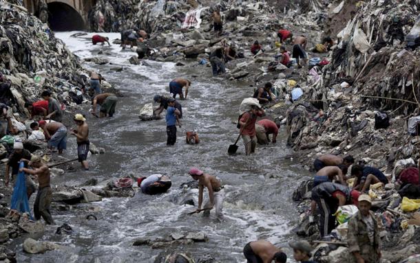 Cilvēki scaronķiro Gvatemalas... Autors: Mūsdienu domātājs 2011. gada 25 spēcīgākie foto!!!