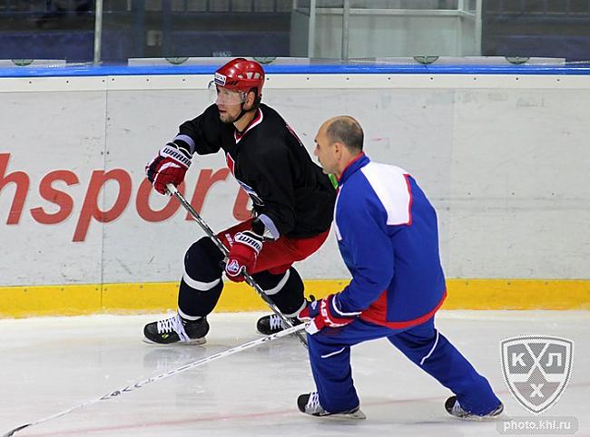  Autors: Hokeja Blogs Jarsolavļas “Lokomativ” pirmais treniņš (Foto, Video)