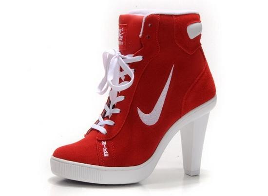  Autors: Dinčuks2 Nike Stilettos