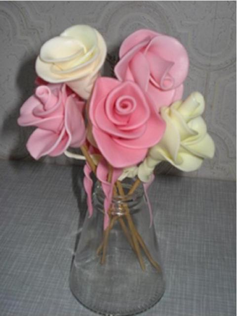  Autors: arnoldins22 Ideāla dāvana, roze no konfektēm