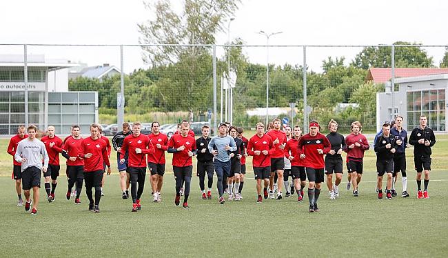  Autors: Hokeja Blogs Dinamo uzsāk treniņnometni Valmierā (Foto)