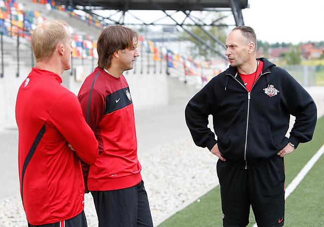  Autors: Hokeja Blogs Dinamo uzsāk treniņnometni Valmierā (Foto)