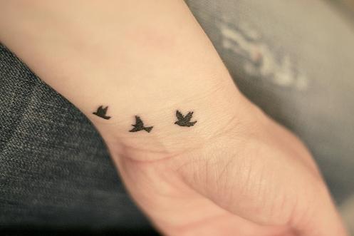  Autors: Fosilija Bird Tattoos