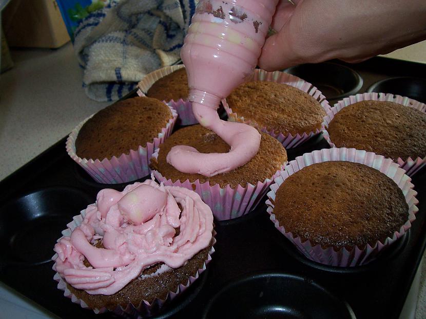 Arī bez uzgaļa nekas labs... Autors: lilgothic magic cupcake mix ^^