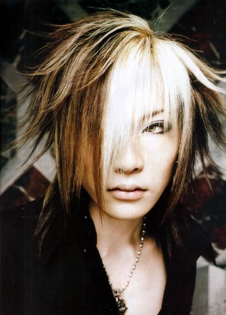  Autors: Aoii The Gazette grupas dalībnieks  : Uruha