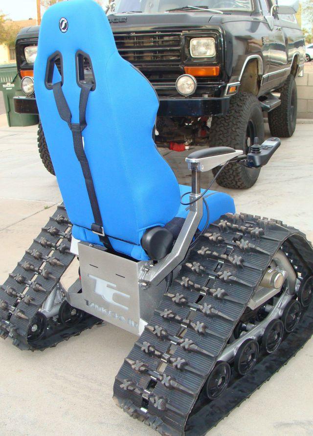 Autors: Colonel Meow Offroad ratiņkrēsls.