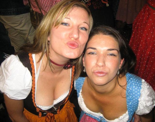  Autors: Colonel Meow Oktoberfest meitenes 2012