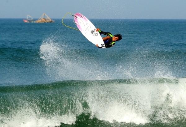  Autors: HighLife Surfing in Australia.