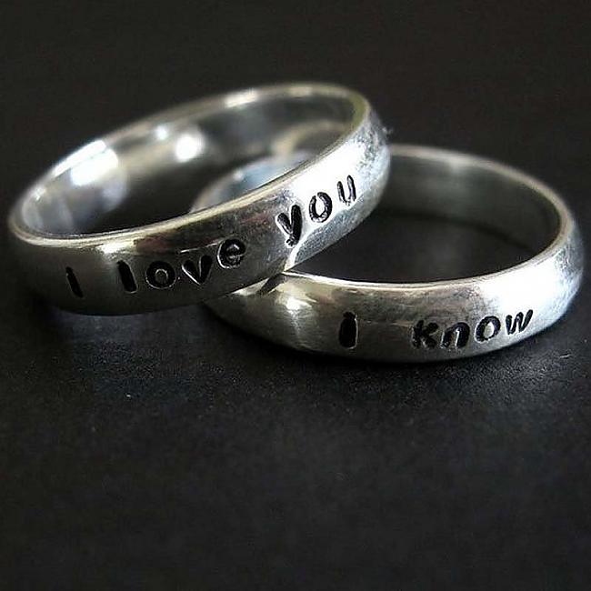  Autors: Fosilija Interesanta dizaina laulību gredzeni.