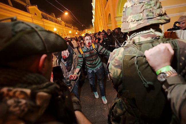  Autors: ORGAZMO Zombiju flashmob Sankt-Peterburgā.