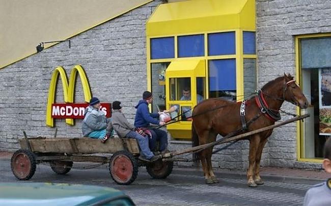  Autors: Fosilija Viņi iepērkās McDonalds. [auto].