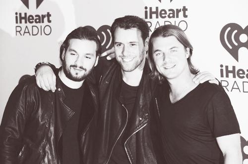  Autors: lauviinjaa Swedish House Mafia