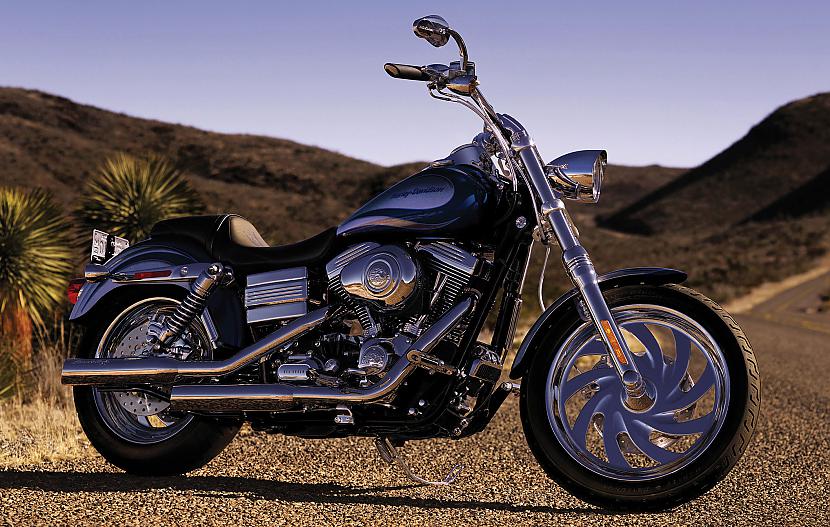 Dyna Low Rider Autors: Fosilija Harley - Davidson, 2008