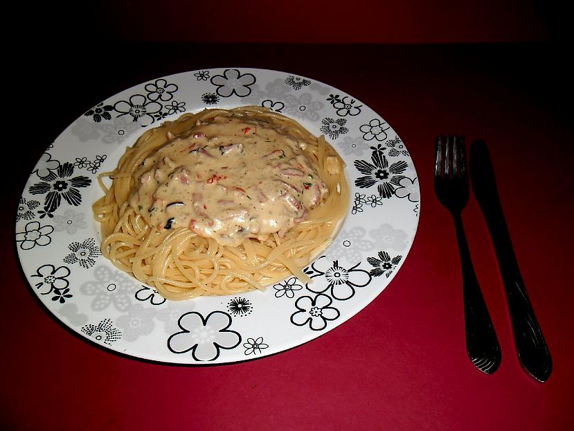 Un pasniedzam  Gardi saldi un... Autors: Fosilija Spagetti ar sēņu/kūpinātas gaļas mērcīti.