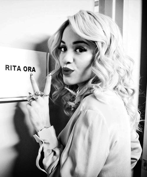  Autors: Stupid Hoe bilžu paka: Rita Ora