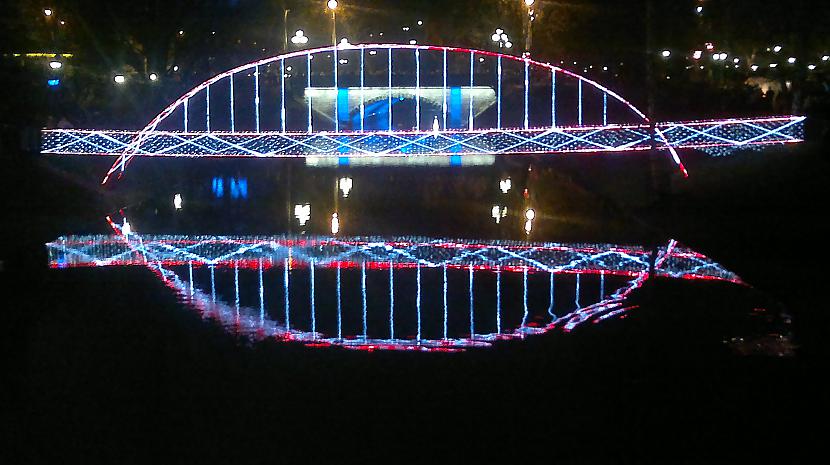 Gaismas tilts pie Operas Autors: Adnil Staro Riga 2012