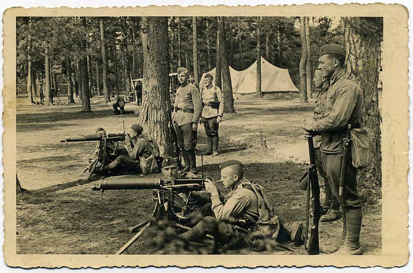  Autors: sliipetais Latvijas armija fotogrāfijās(1920.g-1940.g.)