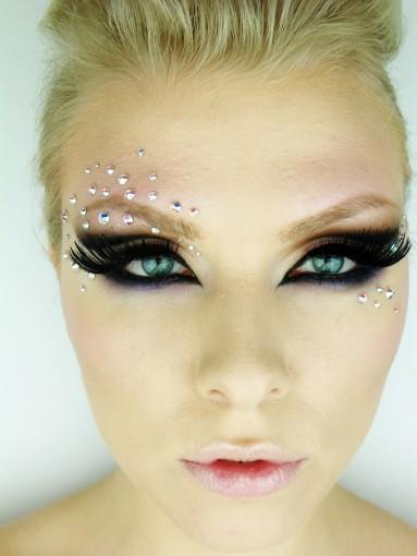 Eye makeup