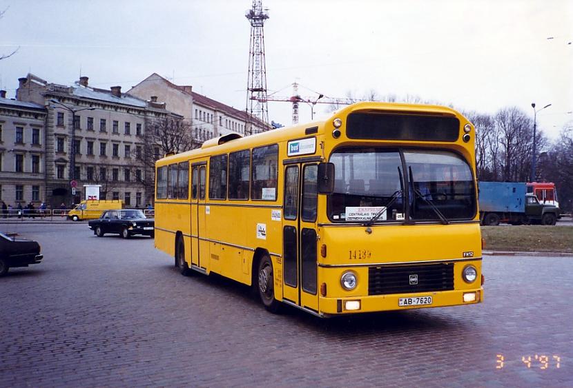 Tie iederējās citu autobusu... Autors: Fosilija Autobusi, kuri kursējā Rīgā (iespējams par kuriem Tu nezināji)