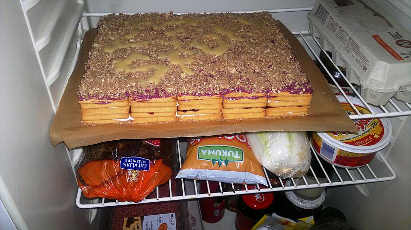 Metam ledusskapī iekscaronā uz... Autors: Ragnars Lodbroks Vecā labā cepumu torte