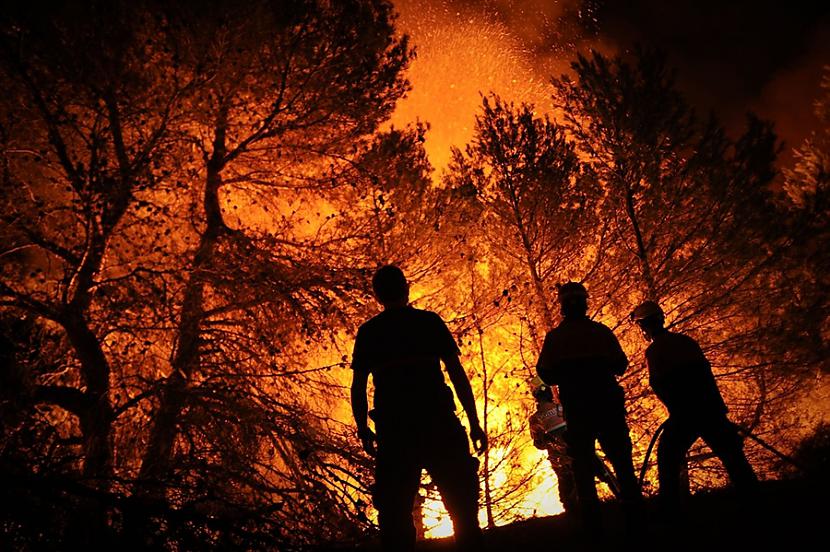 PakaļdzīscaronanāsAr draudzeni... Autors: SunChirka Tīņu neveiklības.
