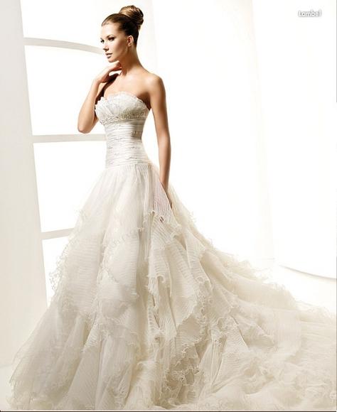  Autors: Konchamazinjaaa Perfect dresses ;)