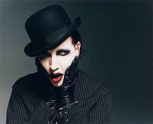  Autors: Hueco Mundo Marilyn Manson.