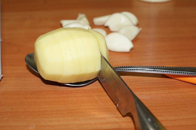 Tagad seko pats... Autors: zlovegood Iespējams, labākais veids, kā pagatavot ceptus kartupeļus